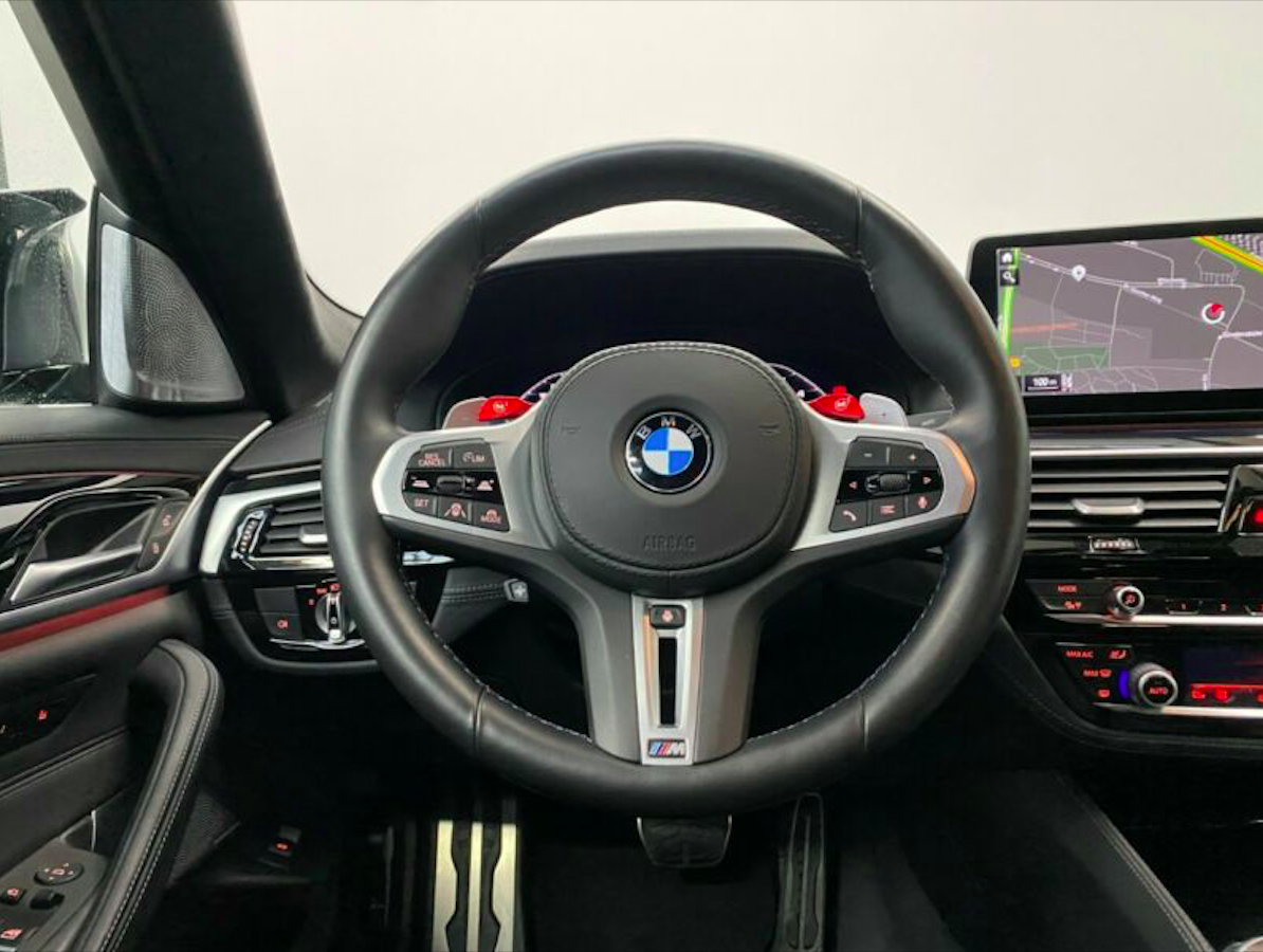BMW M5 xDrive sedan | předváděcí auto | skladem | od autorizovaného prodejce | super cena | max výbava | online nákup | online prodej | autoibuy.com